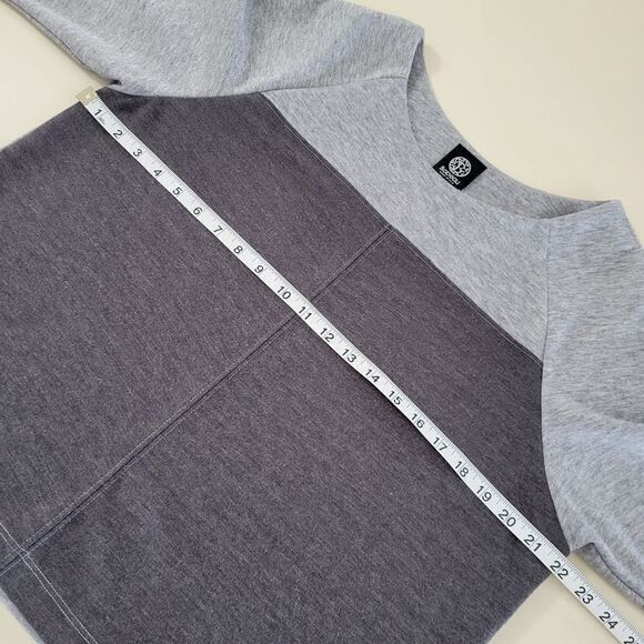 Bobeau Women's Black and Gray Colorblock Pullover Top - Picture 3 of 11